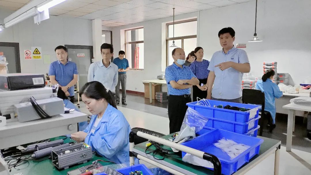 湖南省特種設(shè)備管理協(xié)會(huì)、長沙宏特公司等領(lǐng)導(dǎo)、專家一行來公司考察交流